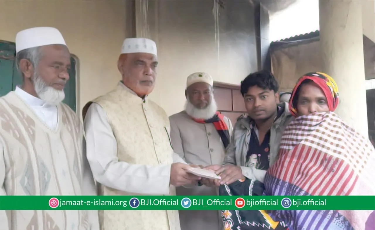ঝিনাইদহে সড়ক দুর্ঘটনায় নিহত ও আহতদের পরিবারের পাশে আমীরে জামায়াতের পক্ষে কেন্দ্রীয় নির্বাহী পরিষদ সদস্য জনাব মোবারক হোসেন