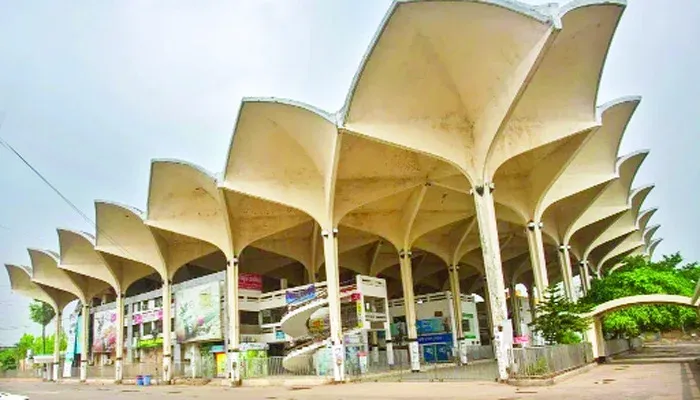 কমলাপুর রেলস্টেশন কেন ভাঙা হচ্ছে