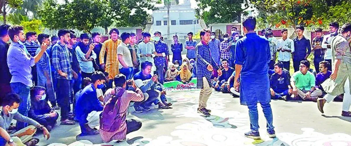 সব হল খুলে দাও সরব শিক্ষার্থীরা