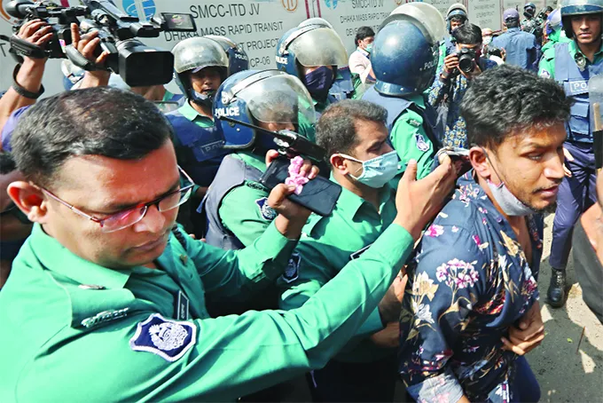 পরীক্ষা নিয়ে তালগোল
