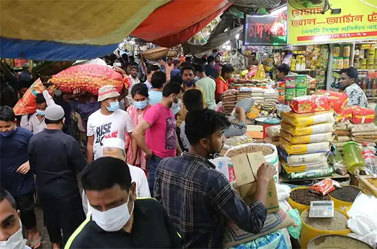 আতঙ্কের কেনাকাটা