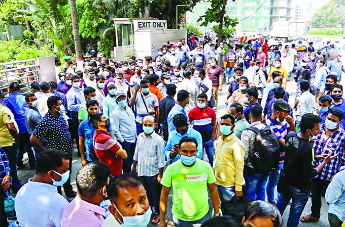 এখনো অনিশ্চয়তায় বহু বিদেশগামী