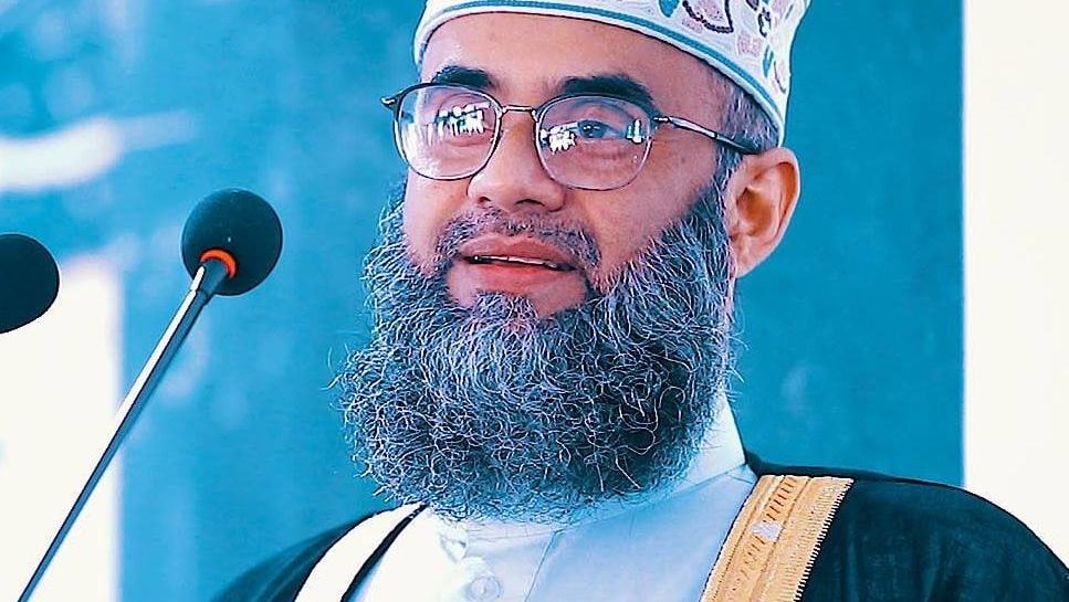 মহান আল্লাহর কাছে দোয়া- মাওলানা গোলাম সারোয়ারকে সুস্থতা দান করে কোরআনের ময়দানের ফিরিয়ে দেন