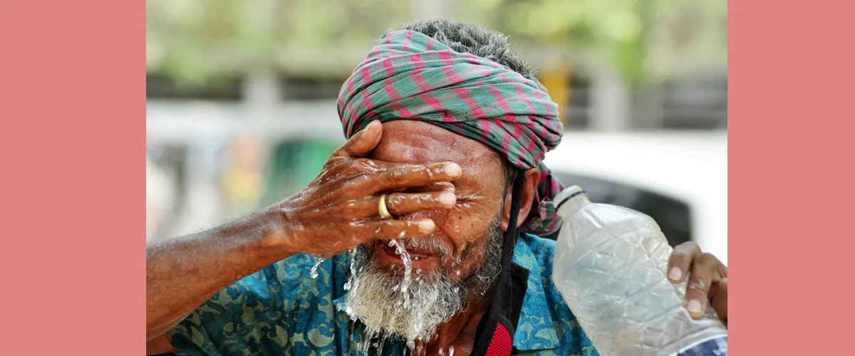 গরমে হাঁসফাঁস অবস্থা