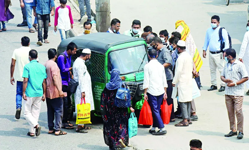 সিএনজি অটোর দখলে রাজপথ গলা কাটা ভাড়া আদায়