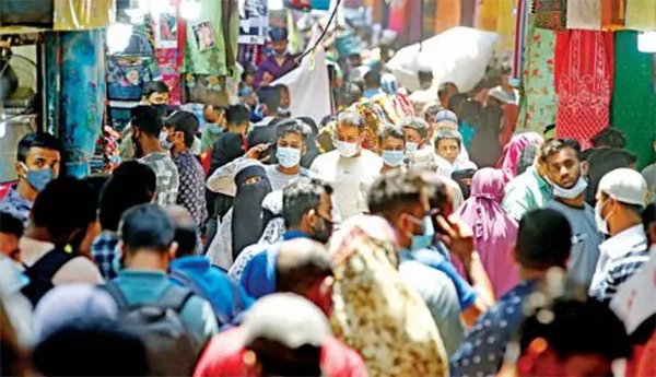শনাক্ত বাড়ছে তৃতীয় ঢেউয়ের শঙ্কা