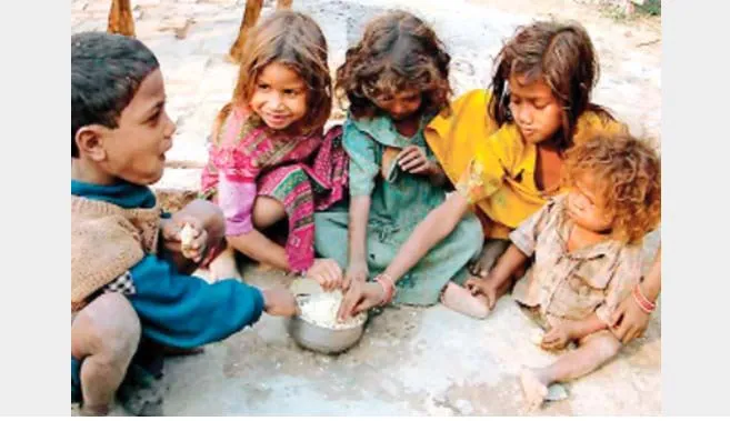 করোনা মহামারিতে অসহায় পথশিশুরা যাবে কোথায়