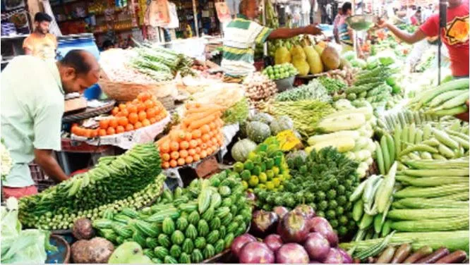 বাজেটের পরই নিত্যপণ্যের বাজারে আগুন