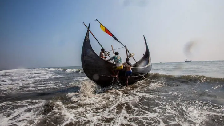উপকূলে অভাবের থাবা স্থবির ব্যবসা-বাণিজ্য
