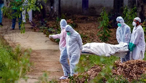 করোনায় বাসায় মৃত্যু বেড়েছে