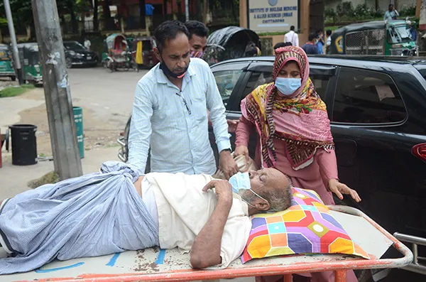 করোনার রক্তচক্ষু