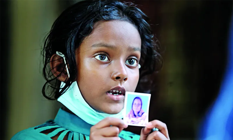 কারখানা যেন জেলখানা!