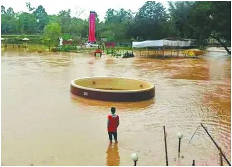 প্রবল বর্ষণে বিভিন্ন স্থানে জলাবদ্ধতা