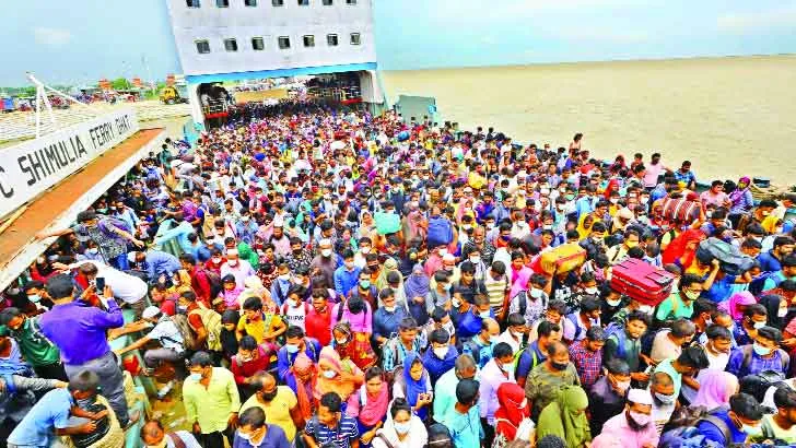 কঠোর লকডাউনে মানুষের ঢল