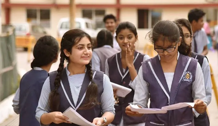 বিপন্ন পৌনে চার কোটি ছাত্রছাত্রীর শিক্ষাজীবন