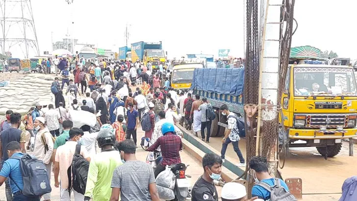 তৃতীয় দিনেও ঢাকামুখী মানুষের স্রোত