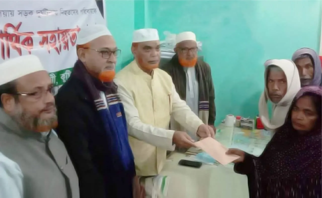 কুষ্টিয়ায় সড়ক দুর্ঘটনায় নিহতদের পরিবারকে জামায়াতের আর্থিক সহযোগিতা