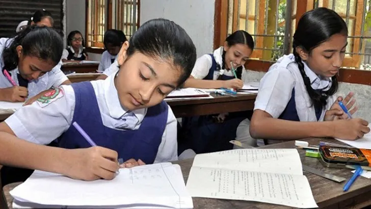 স্কুলের মূল্যায়ন নিয়ে বড় উদ্বেগ অভিভাবকদের