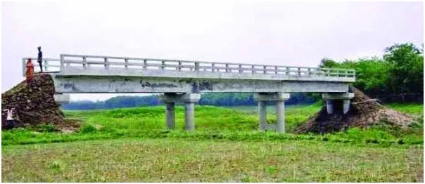 সড়ক নেই তবু সেতু নির্মাণের ধুম