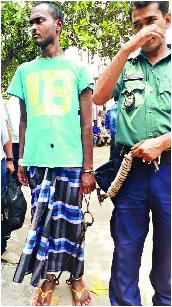 রোগীর পায়েও ‘ডাণ্ডাবেড়ি’