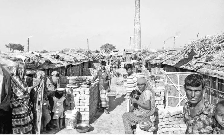 দাদনের ফাঁদে ইটভাটার লক্ষাধিক শ্রমিক