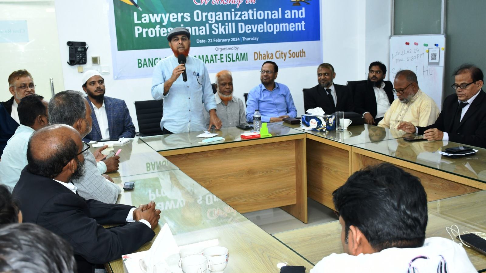 গণতন্ত্র পুনরুদ্ধার ও জনগণের অধিকার আদায়ে আইনজীবীদের বলিষ্ঠ ভূমিকা পালন করতে হবে