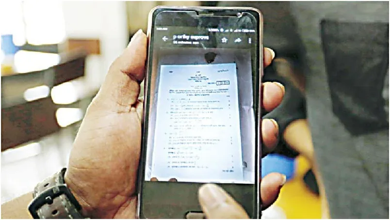 পরীক্ষার আগে প্রশ্ন সমাধানের আসর!