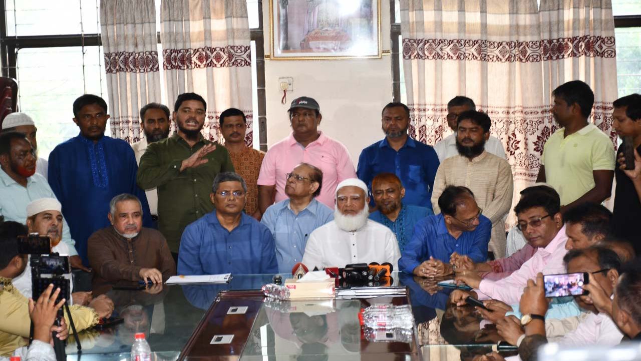 শুধু মন্দির নয়, কোনো ব্যক্তি যদি নিরাপত্তাহীন মনে করেন আমরা তাদের পাশেও দাঁড়াবোঃ ডা. শফিকুর রহমান