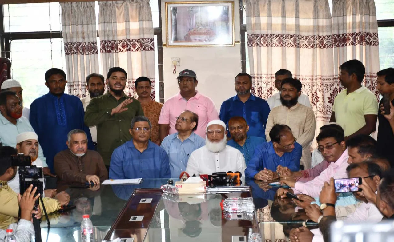 শুধু মন্দির নয়, কোনো ব্যক্তি যদি নিরাপত্তাহীন মনে করেন আমরা তাদের পাশেও দাঁড়াবোঃ ডা. শফিকুর রহমান