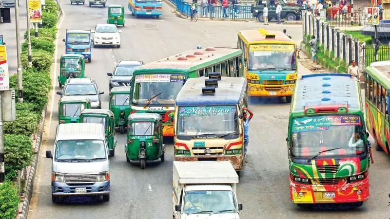বাস বাড়ছে, ভোগান্তি কমছে না