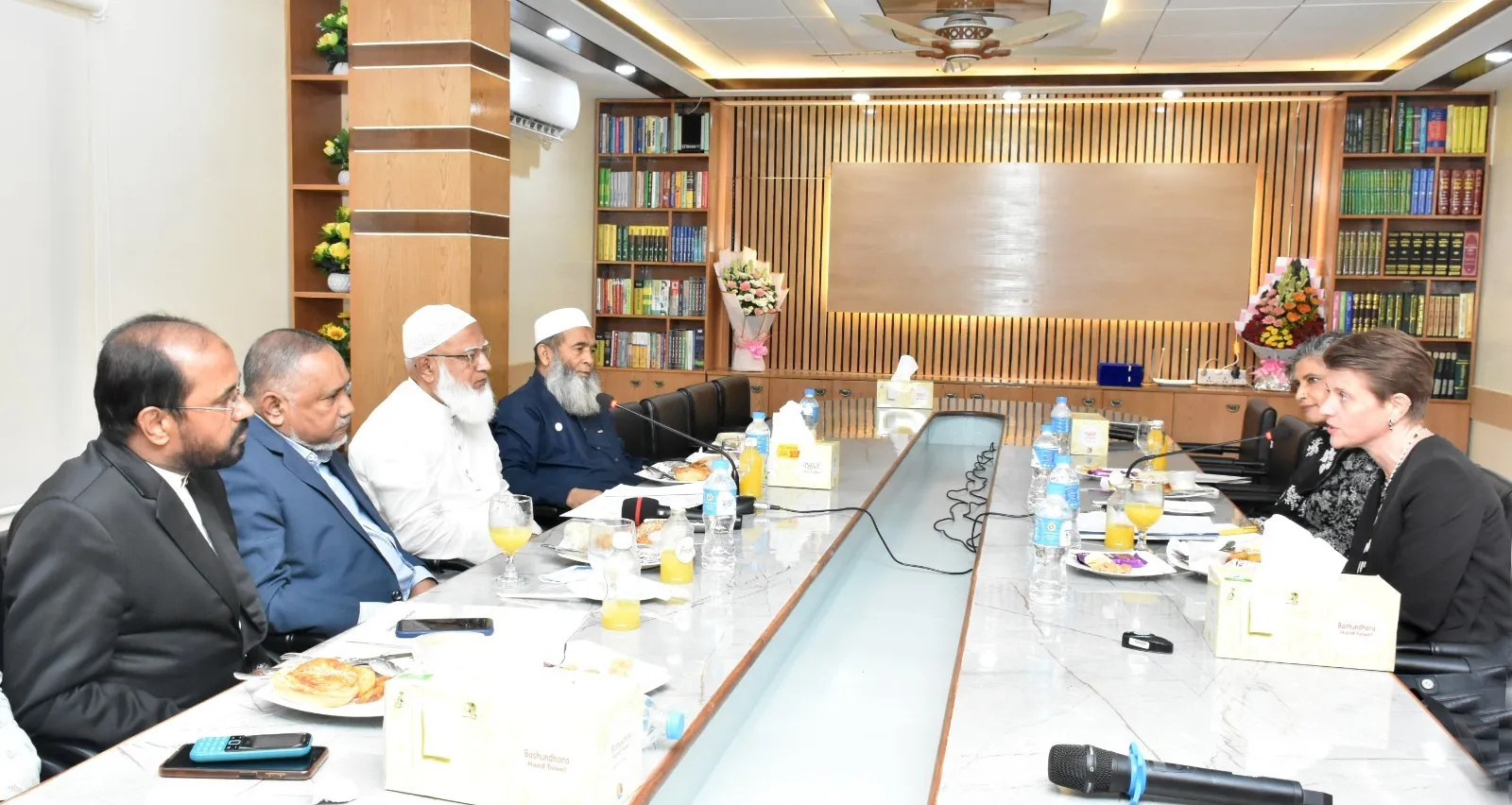 আমীরে জামায়াতের সাথে জাতিসংঘ প্রতিনিধি দলের সৌজন্য সাক্ষাৎ