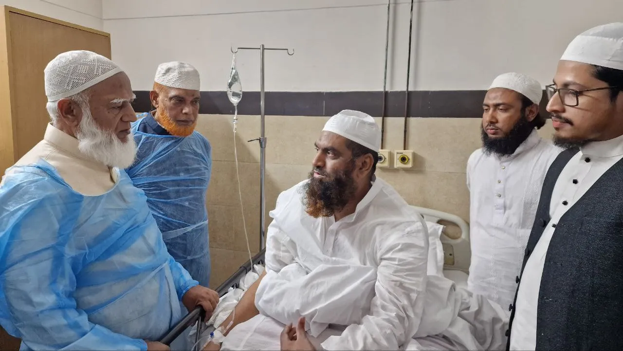 মাওলানা মামুনুল হককে দেখতে হাসপাতালে আমীরে জামায়াত ডা. শফিকুর রহমান