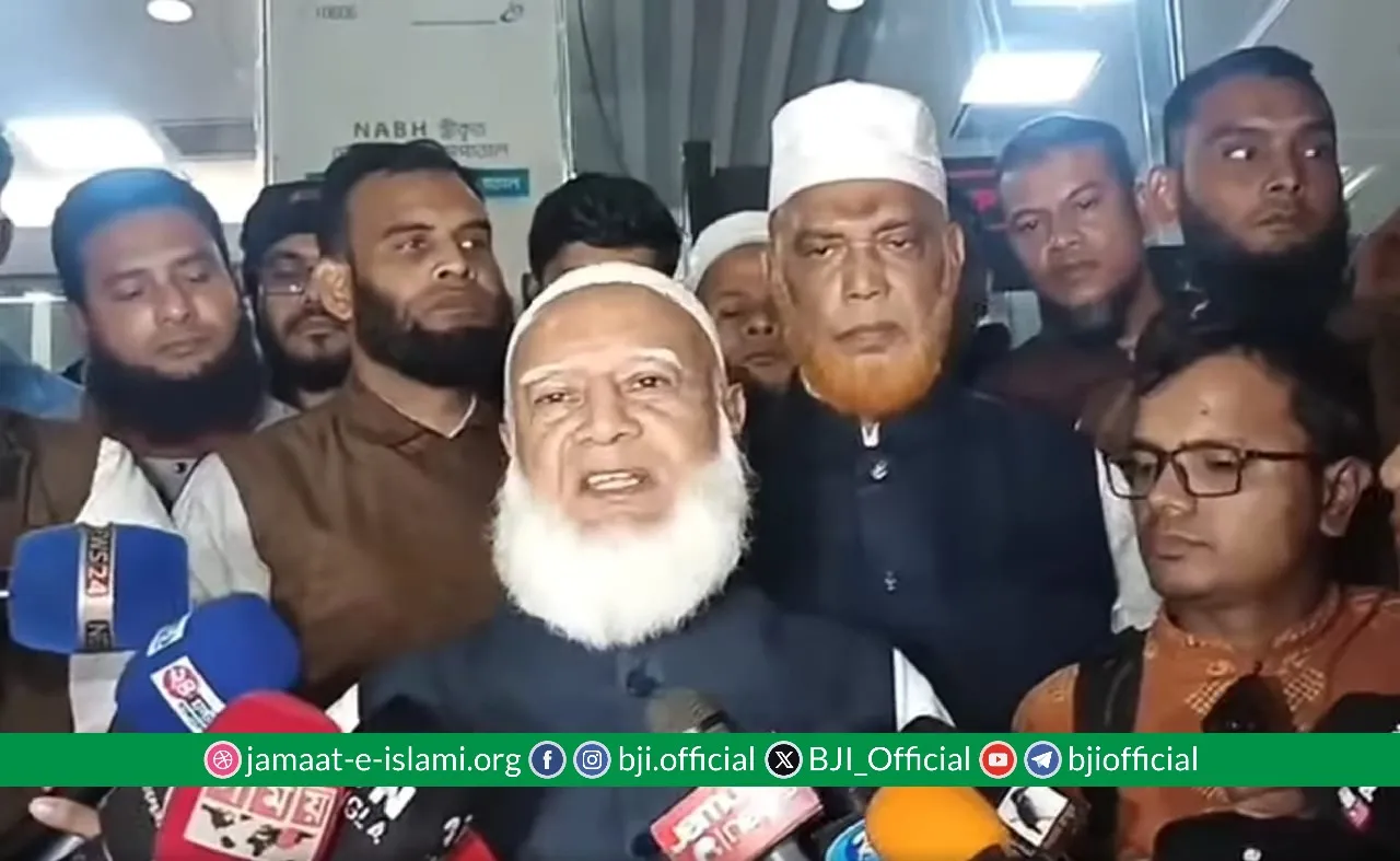 মরহুম এ এফ এম হাসান আরিফকে শেষ বারের মত দেখার জন্য হাসপাতালে আমীরে জামায়াত ডা. শফিকুর রহমান