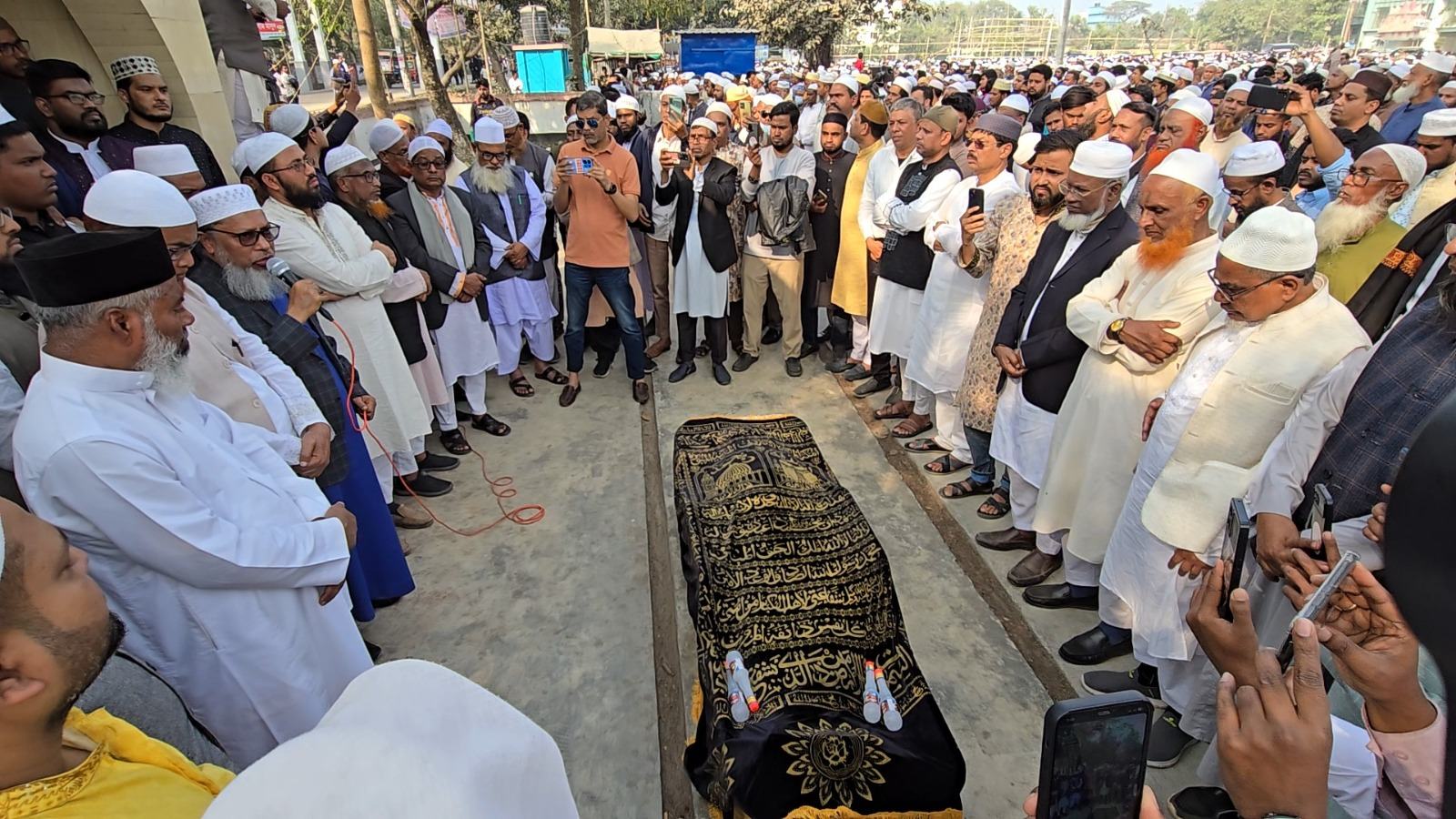 শেরপুরে অশ্রুসিক্ত নয়নে জেলা জামায়াতের সেক্রেটারি জনাব নূরুজ্জামান বাদলের চিরবিদায় (nid-27237)