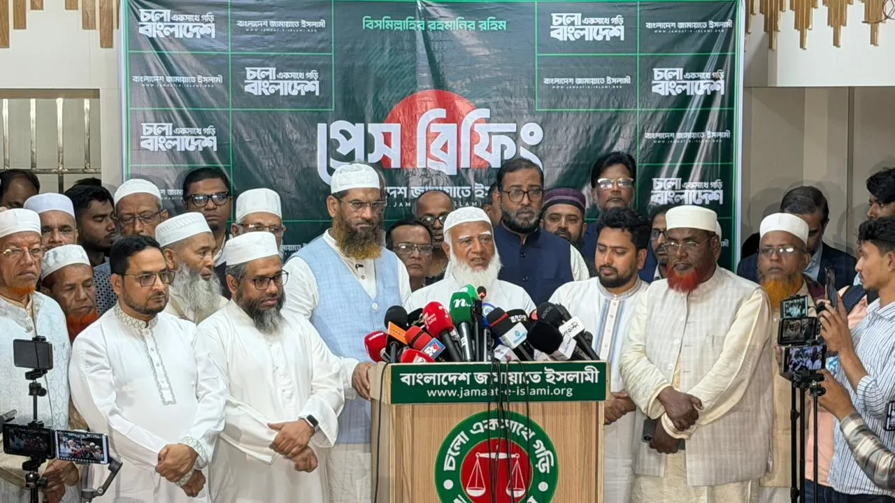 সারাদেশে ১১ দলীয় নেতাকর্মী ও ভোটারদের ওপর হামলা ও বাড়িতে আগুন দেয়ার মতো ফ্যাসিবাদী কার্যক্রম বন্ধ না করলে কঠোর সিদ্ধান্ত
