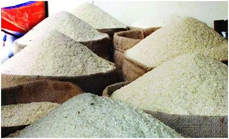 রেকর্ড ভেঙেছে চালের দাম
