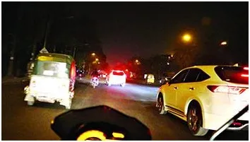 রাতের ঢাকায় বেপরোয়া গতি