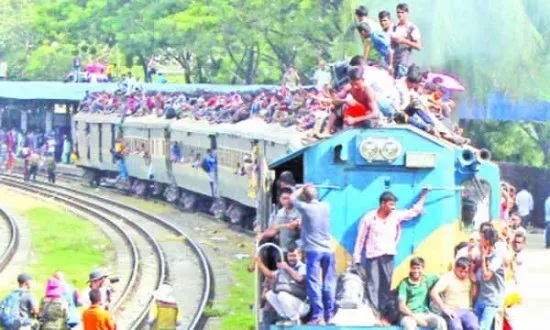 স্বপ্ন যাবে বাড়ি ছুটছে মানুষ