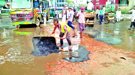 চট্টগ্রামে সড়ক মেরামতের মান নিয়ে অসন্তোষ