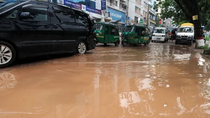 জলজট যানজটে পদে পদে দুর্ভোগ রাজধানীতে
