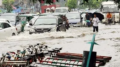 প্রাকৃতিক ব্যবস্থা নষ্ট ও আনাড়ি উন্নয়নে রাজধানীতে পানিবদ্ধতা