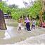 গ্রামের পর গ্রাম প্লাবিত : ফটোসেশন সর্বস্ব ত্রাণ
