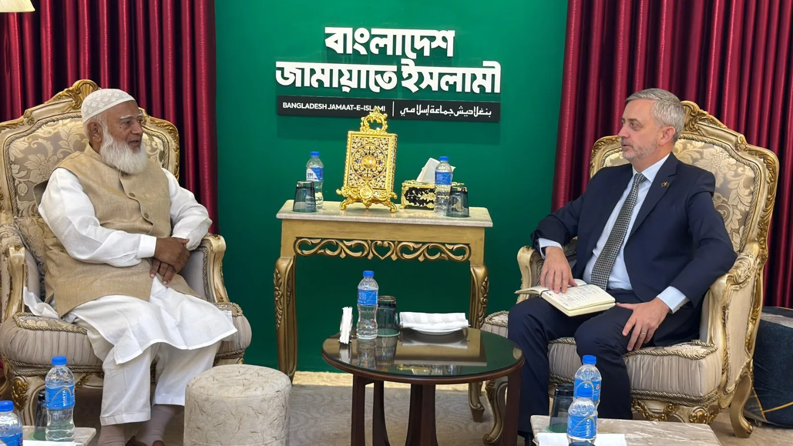 আমীরে জামায়াত ডা. শফিকুর রহমানের সঙ্গে ইইউ-এর মান্যবর রাষ্ট্রদূত মি. মাইকেল মিলারের সৌজন্য সাক্ষাৎ