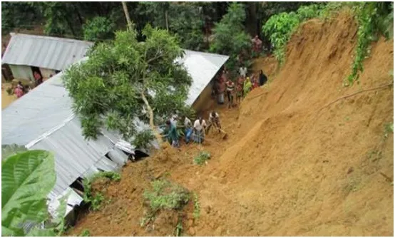 সীতাকুণ্ডে পাহাড়ধসে ৫ জনের মৃত্যু