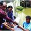 ত্রাণের আশায় বানভাসি লাখো মানুষ