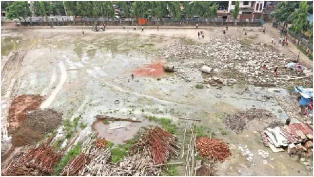 ‘মধুখেকোদের’ দখলে মধুবাগ মাঠ