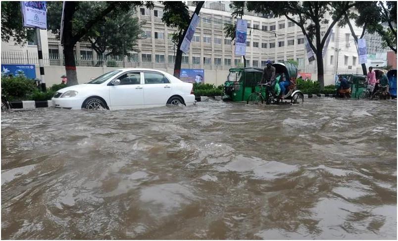 সচিবালয়ে এত পানি কর্মকর্তারা আগে দেখেননি