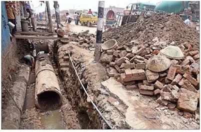 রাজধানীর সড়কে ভোগান্তি