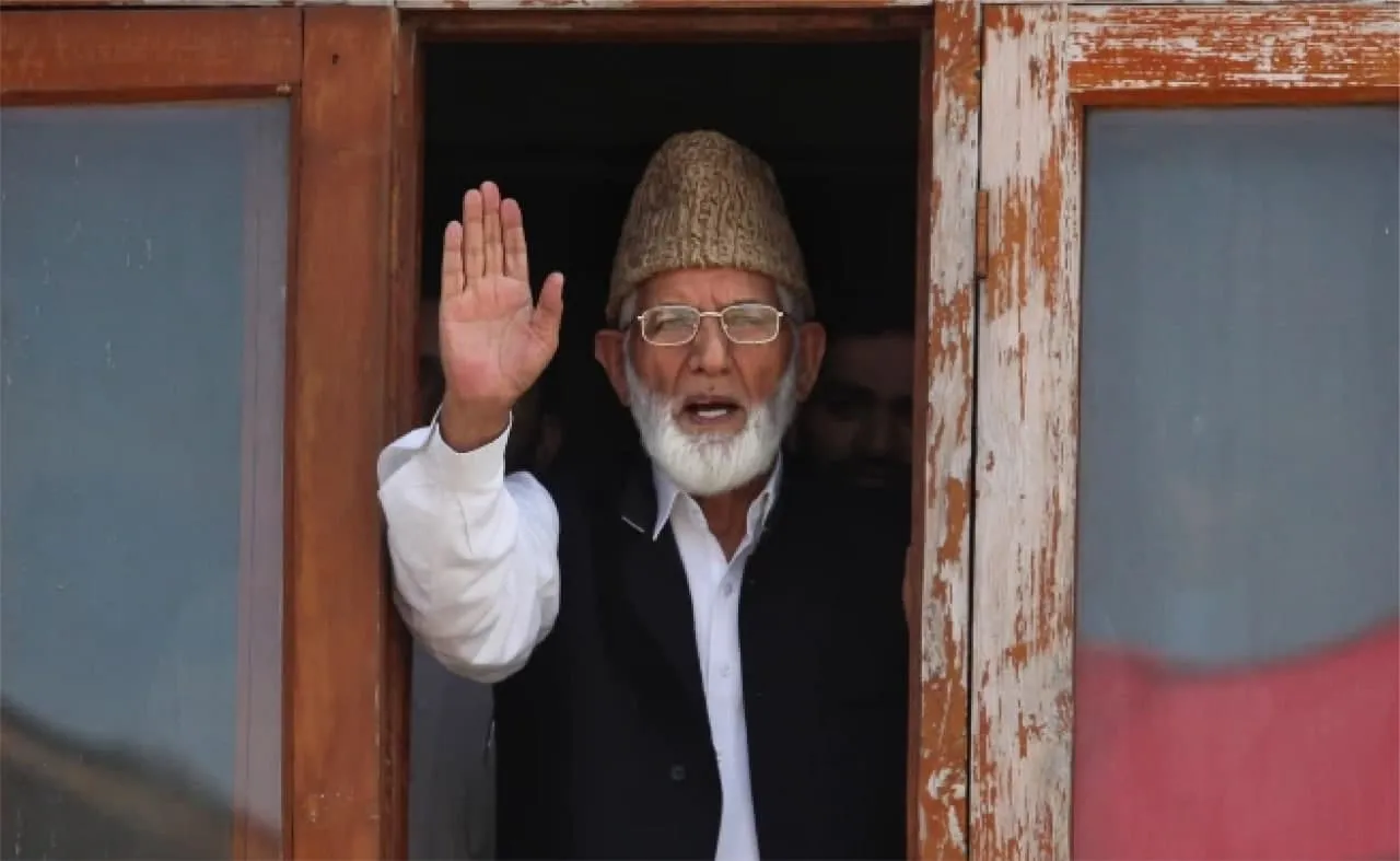 চলে গেলেন কাশ্মীরের স্বাধীনতা আন্দোলনের মহান নেতা সাইয়েদ আলী শাহ গিলানী...