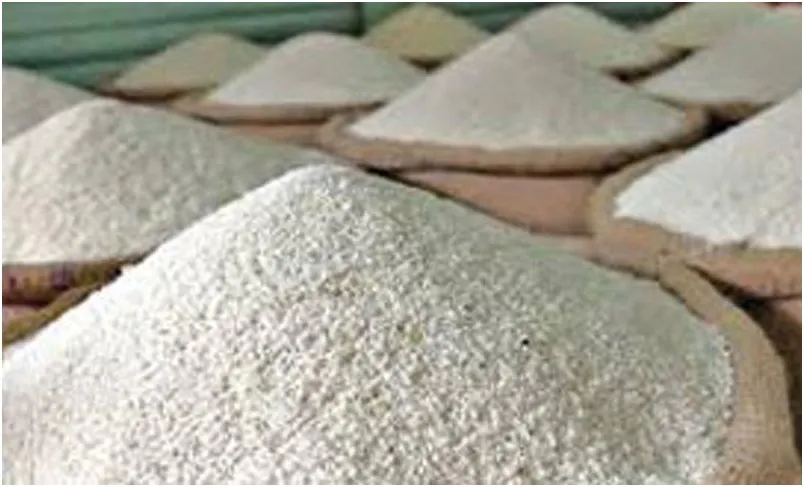 চাল নিয়ে খেলছে তিন সিন্ডিকেট